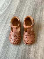 真皮鏤空花朵涼鞋