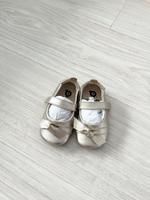 Girl’s bow-chique shoes