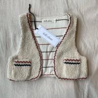 VEST LAMB–米色羔羊短版背心