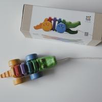彩虹鱷魚拉車