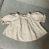 澎澎袖格紋上衣