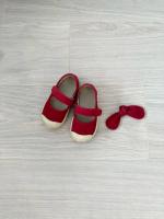 Golden lane red bow white sole
