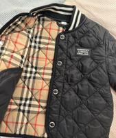  Burberry 經典格紋外套 2Y