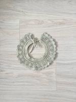 Crochet collar lichen