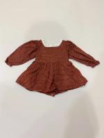 咖紅色後蝴蝶結包屁衣