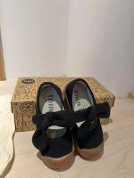 Tnin Shoe - Golden Lane Black with Bow Latex Sole