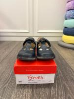 三角鏤空T字皮鞋