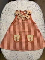 紅色條紋花瓣領洋裝