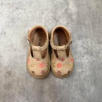 Uniqua boots刺繡花花小靴子