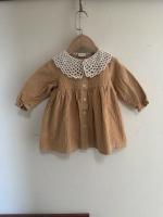 大地色蕾絲領片洋裝