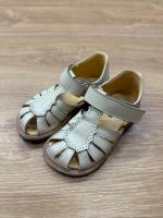 Angulus - 奶油蕾絲涼鞋