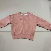 長袖玫瑰色衣服 