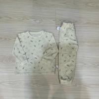 鵝黃色火箭長袖上衣+褲子