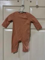 蜜桃色刷毛連身衣