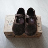 咖啡絨布瑪莉珍鞋