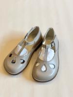 Lucy - Heritage Grisaille