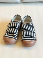 LONSDALE BLACK WHITE LATEX SOLE