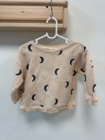 月亮圖案內刷毛大學T｜幼兒上衣  尺寸：2–3Y｜二手良好