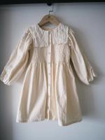 蕾絲領刺繡洋裝