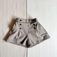 Tuck short pants