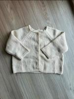 奶白色針織上衣