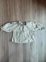 淡雅湖水綠刺繡上衣