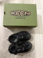Keen基本黑鞋