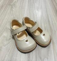 Angulus 瑪莉珍愛心皮鞋