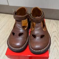 Eureka-三角鏤空T字皮鞋