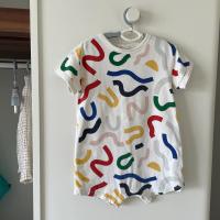 彩色嬰兒連身衣