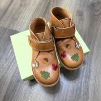 森林刺繡魔鬼氈小皮鞋-拿鐵棕