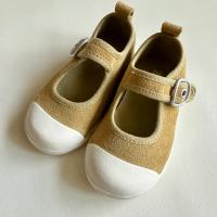 駝色麂皮休閒鞋