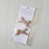 花布蝴蝶結髪夾2入組 （粉紅liberty綠罌粟花 ）