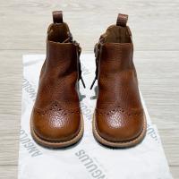 棕色拉鍊雕花靴