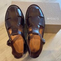 STEVE MONO經典棕色手工編織皮革涼鞋