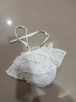 純白鏤空蕾絲綁帶花苞短褲