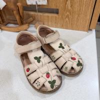 Petit nord 草莓刺繡皮革包頭涼鞋