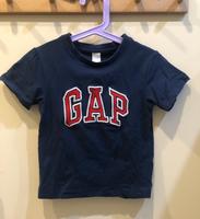 深藍色短袖刺繡Logo上衣
