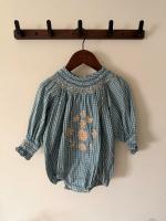 藍色格紋刺繡包屁衣