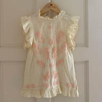 刺繡上衣
