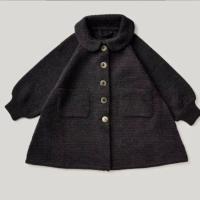 Ruth Coat (AW22 的 Coal 或 AW23 的 Soot)