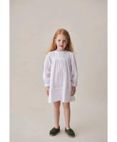 白色蕾絲洋裝或上衣