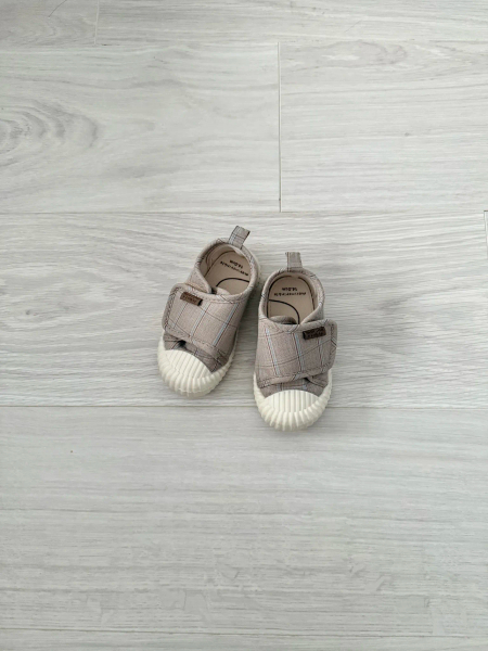 鞋子🥿！ image 1 of 0