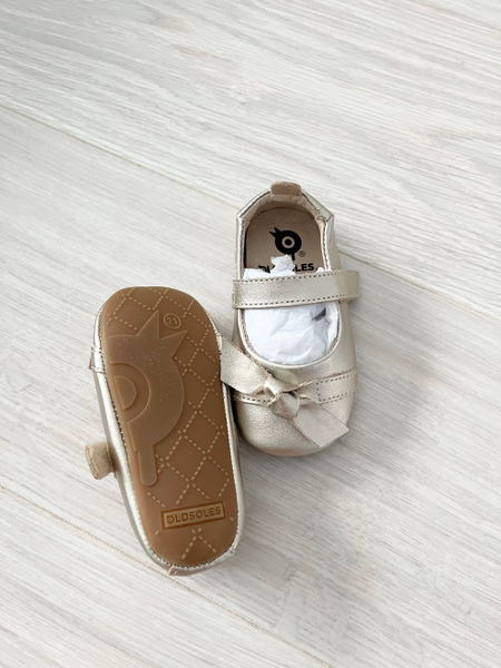 Girl’s bow-chique shoes image 1 of 0