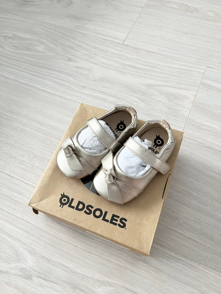 Girl’s bow-chique shoes image 1 of 0