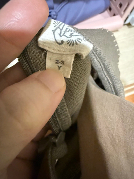 領口刺繡上衣 灰色 image 1 of 0