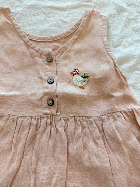 鵝媽媽刺繡洋裝 image 1 of 0
