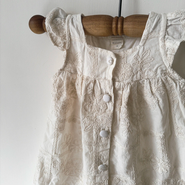 典雅刺繡花無袖洋裝 image 1 of 0