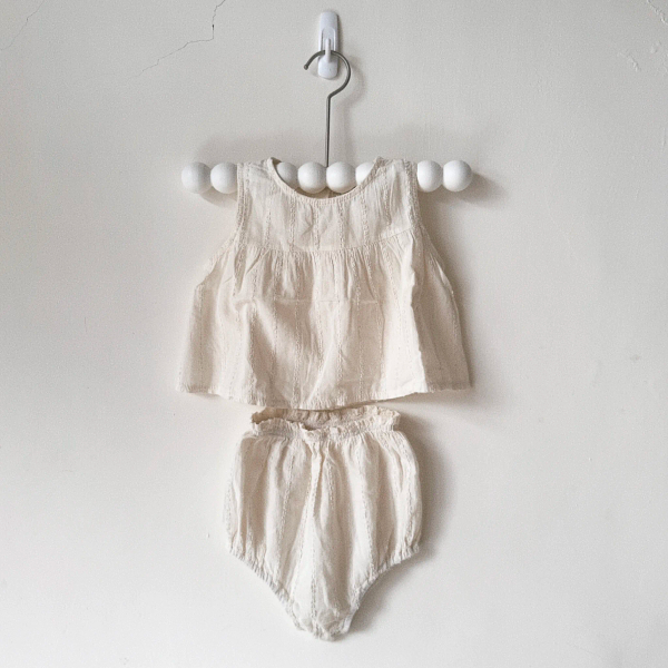 奶油色立體壓紋套裝 image 1 of 0