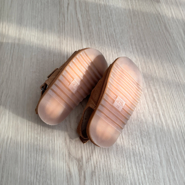 麂皮小涼鞋 image 1 of 0